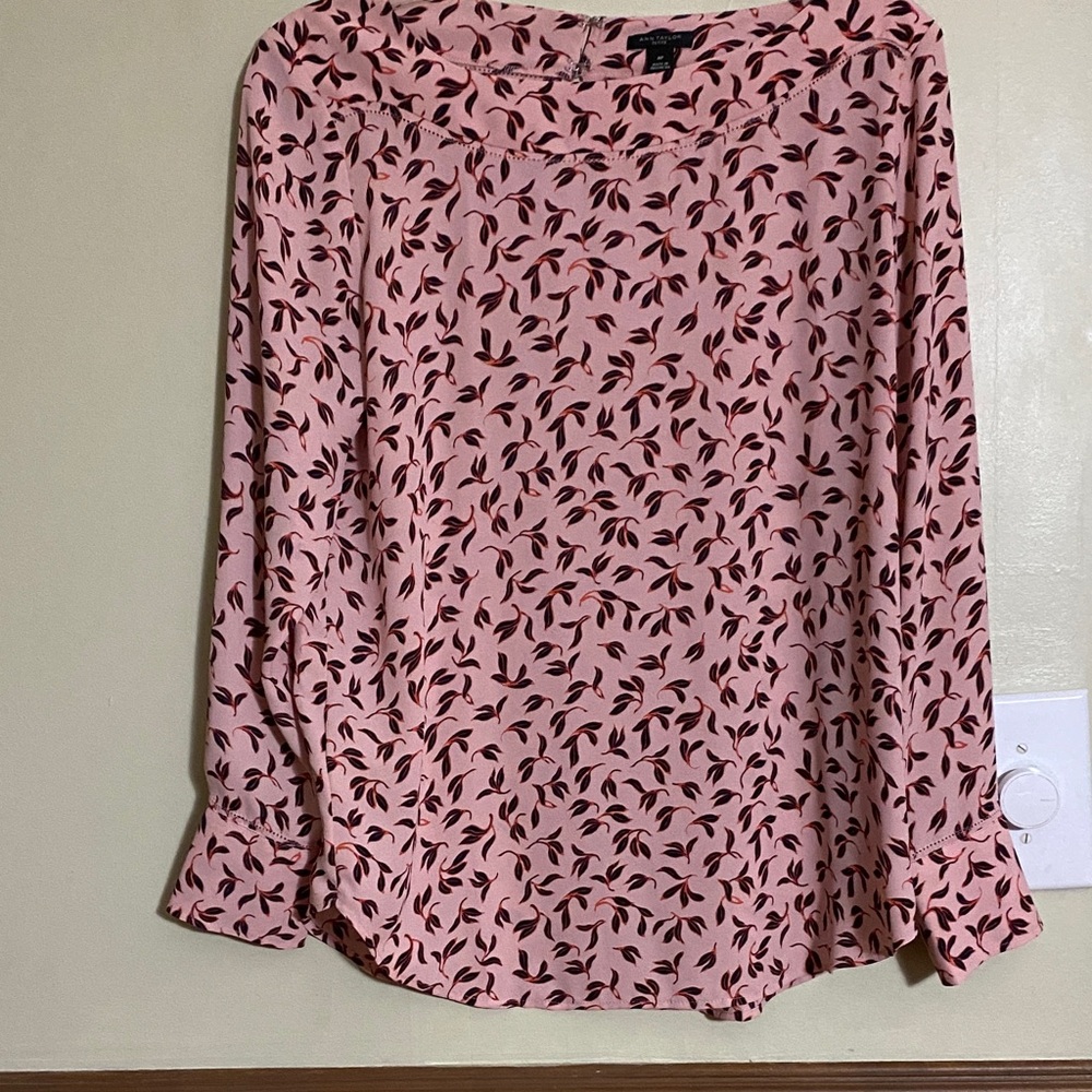 Ann Taylor Blush Leaf Pattern Blouse